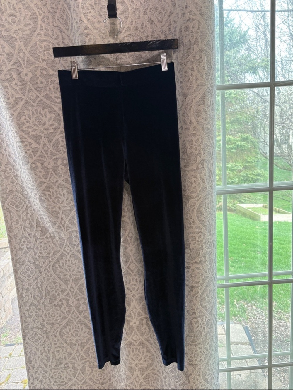 Fabletics medium Emma Velour Leggings high waisted silhouette - Deep Navy - NWT